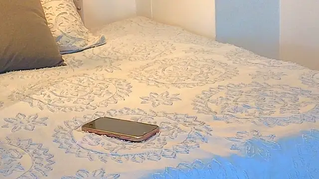 KeryHillson online show from November 5, 2025, 12:19 pm