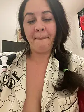 newgirl19 online show from February 18, 2025, 9:20 pm