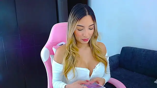 im grecia online show from April 6, 2026, 8:21 pm