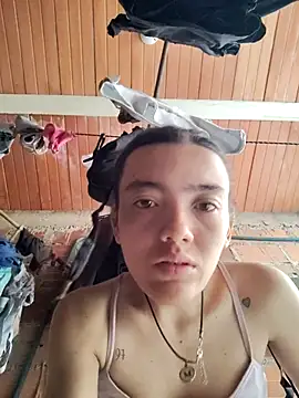 tiny1819 online show from April 3, 2026, 2:01 pm