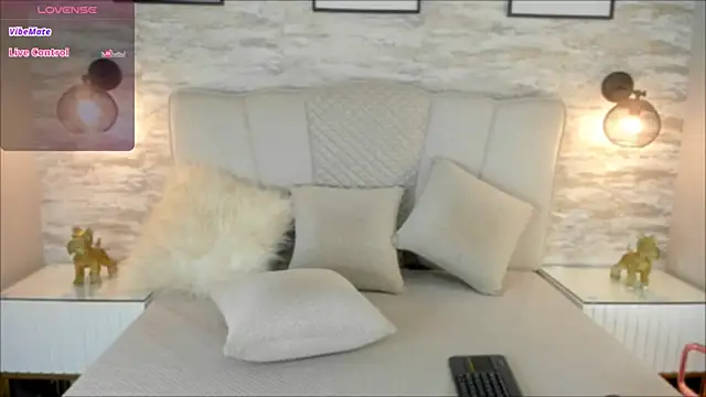 mia slutty  online show from December 5, 2024, 3:53 am