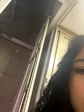 alexxandra ferri  online show from November 26, 2025, 6:13 am