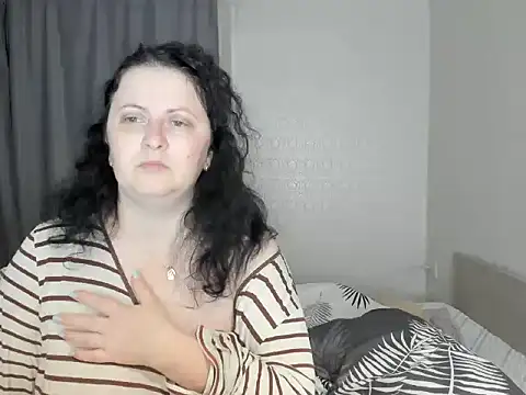 Lillian2 online show from October 5, 2025, 5:36 pm