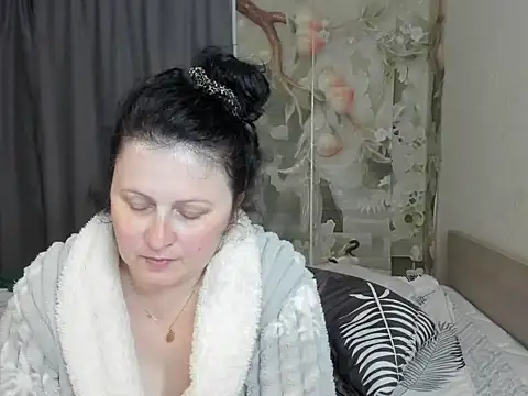 Lillian2 online show from May 25, 2026, 8:07 pm