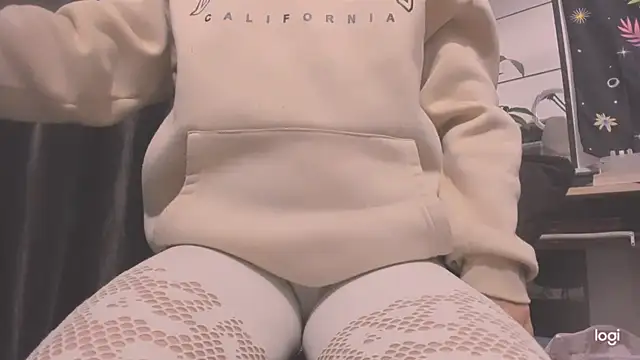 MYFAVOURITESTRAGER online show from February 27, 2025, 5:40 am