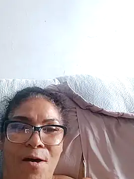 Snapshot of Delicy1 chatting on December 14, 2025, 12:22 pm Delicy1 online show from December 14, 2025, 12:22 pm
