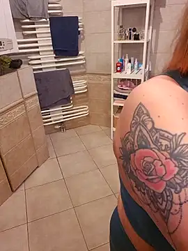 Isabellaa04 online show from September 17, 2025, 7:43 am