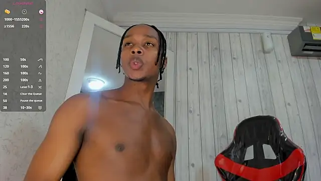 Snapshot of DominicSccott chatting on September 19, 2025, 12:31 pm DominicSccott online show from September 19, 2025, 12:31 pm