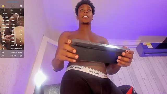 Snapshot of DominicSccott chatting on September 29, 2025, 12:55 pm DominicSccott online show from September 29, 2025, 12:55 pm