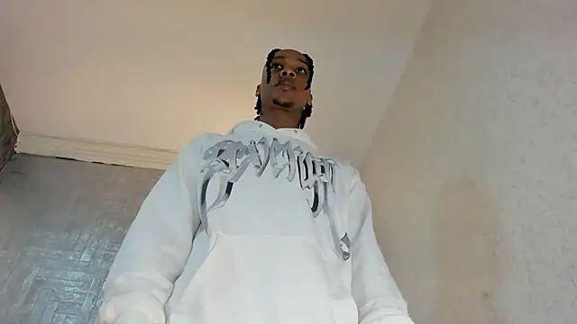 Snapshot of DominicSccott chatting on October 12, 2025, 12:39 pm DominicSccott online show from October 12, 2025, 12:39 pm