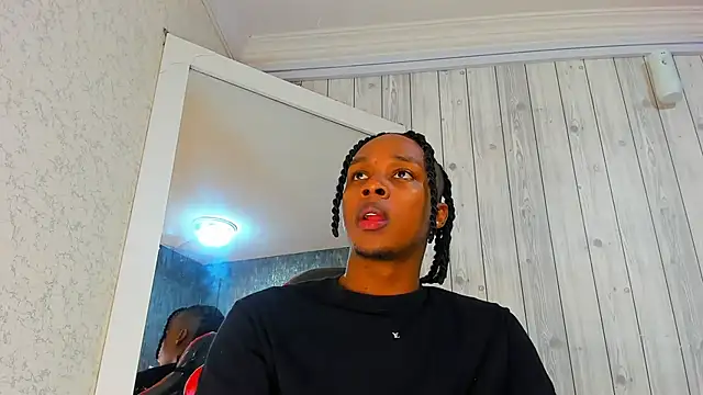 Snapshot of DominicSccott chatting on October 15, 2025, 12:57 pm DominicSccott online show from October 15, 2025, 12:57 pm