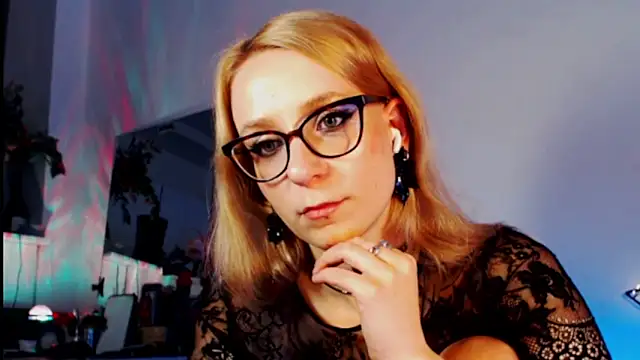 welliza online show from March 18, 2025, 5:02 am