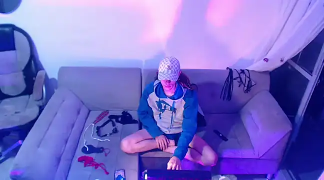 dussan online show from February 26, 2025, 2:41 am