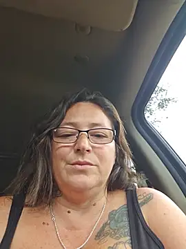 angelbaby1998 online show from July 13, 2026, 9:47 pm