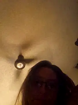 angelbaby1998 online show from November 17, 2025, 11:09 pm