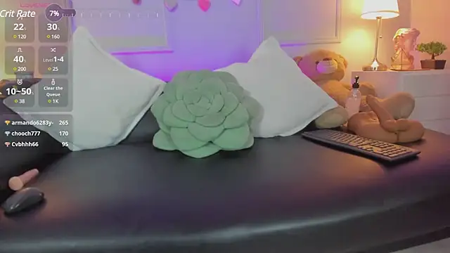 Nicollemays online show from March 10, 2025, 6:12 pm