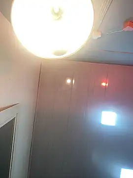 Nicollemays online show from March 21, 2025, 12:06 pm