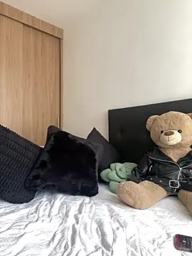 Nicollemays online show from January 12, 2026, 6:15 pm