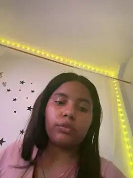 Snapshot of Aleja_DANS chatting on October 5, 2025, 6:31 pm Aleja DANS online show from October 5, 2025, 6:31 pm