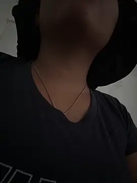 Snapshot of Aleja_DANS chatting on March 21, 2025, 3:33 am Aleja DANS online show from March 21, 2025, 3:33 am