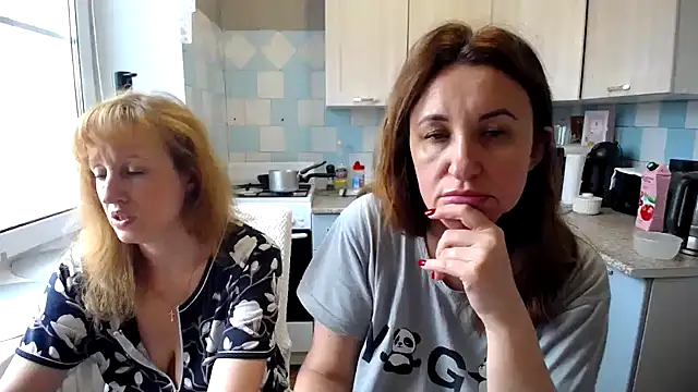 DonnaMagdalena online show from October 2, 2025, 7:23 am