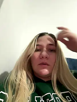 Snapshot of Celestedubois chatting on October 14, 2025, 12:00 am Celestedubois online show from October 14, 2025, 12:00 am