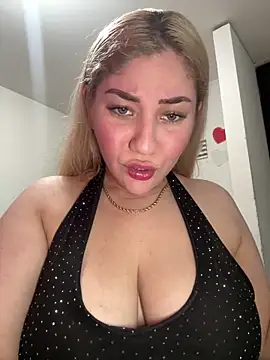 Snapshot of Celestedubois chatting on February 7, 2026, 9:23 pm Celestedubois online show from February 7, 2026, 9:23 pm