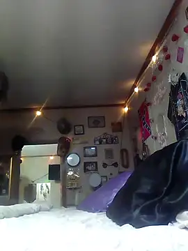 ClydeCan409 online show from April 4, 2026, 8:48 pm