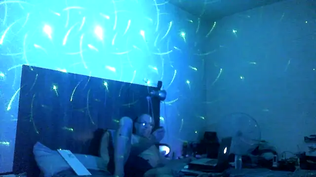 dazuk4513 online show from July 17, 2026, 1:03 am
