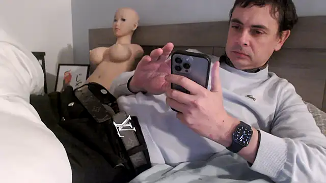 freddy0222222 online show from November 26, 2025, 7:03 pm