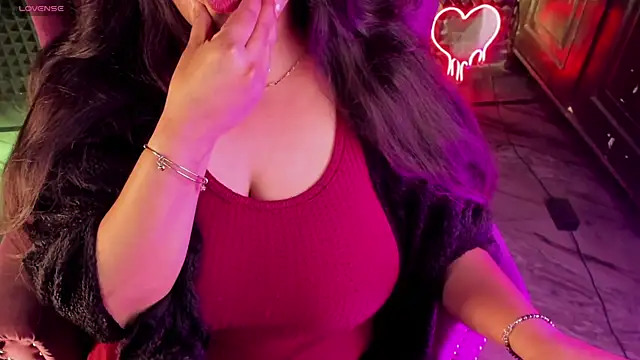 Snapshot of AroohiSehgal chatting on January 7, 2025, 1:14 pm AroohiSehgal online show from January 7, 2025, 1:14 pm