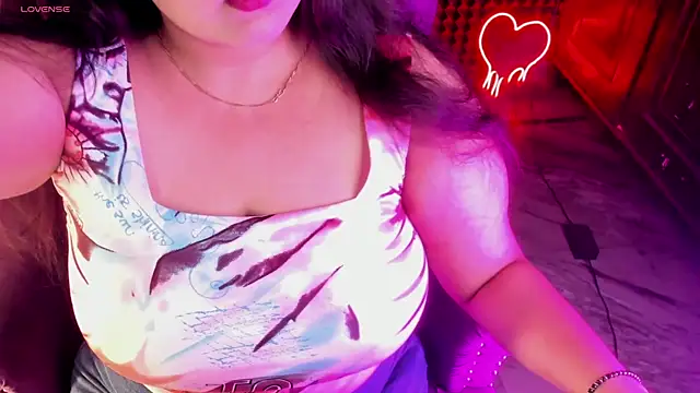 Snapshot of AroohiSehgal chatting on January 9, 2025, 7:31 am AroohiSehgal online show from January 9, 2025, 7:31 am