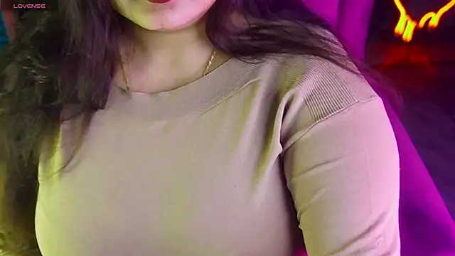 Snapshot of AroohiSehgal chatting on January 21, 2025, 11:35 am AroohiSehgal online show from January 21, 2025, 11:35 am