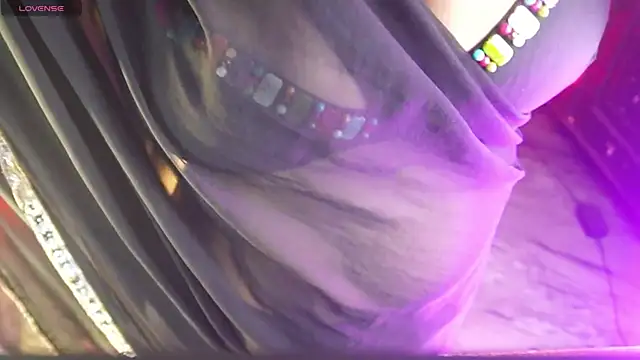 Snapshot of AroohiSehgal chatting on January 29, 2025, 7:25 am AroohiSehgal online show from January 29, 2025, 7:25 am