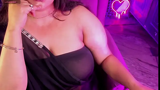 Snapshot of AroohiSehgal chatting on March 3, 2025, 11:44 am AroohiSehgal online show from March 3, 2025, 11:44 am