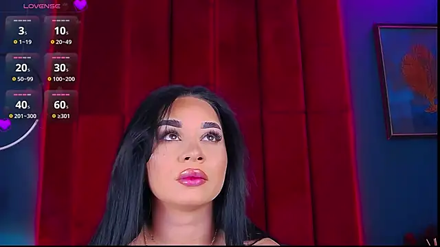 Snapshot of MadyLuxxx chatting on October 21, 2025, 6:40 pm MadyLuxxx online show from October 21, 2025, 6:40 pm