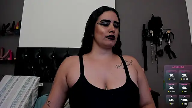 MariaGaitan online show from November 10, 2025, 7:08 pm