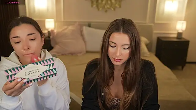 Jasmine Flow online show from October 10, 2025, 7:20 am