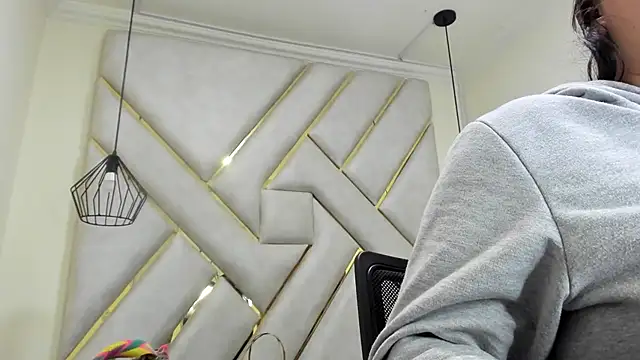 nalalye cruzz  online show from March 9, 2025, 4:16 am