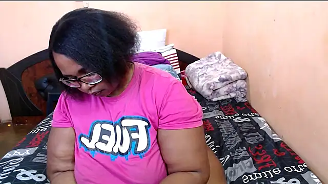 Snapshot of ZOQULUx chatting on May 28, 2026, 8:55 am ZOQULUx online show from May 28, 2026, 8:55 am