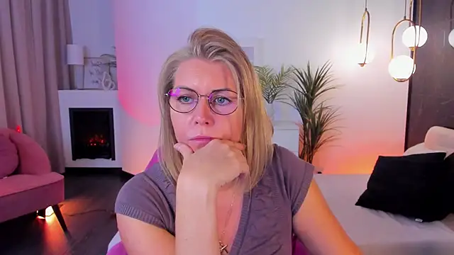 Annie Light online show from September 29, 2025, 5:58 am