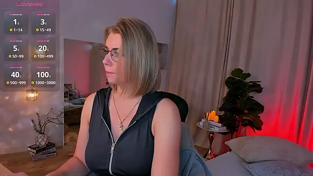 Annie Light online show from March 21, 2026, 9:03 am