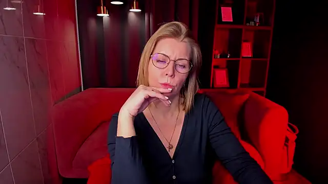 Annie Light online show from February 2, 2026, 6:23 am