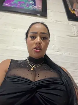 Snapshot of Luisa_Fernandaa chatting on May 6, 2026, 11:20 pm Luisa Fernandaa online show from May 6, 2026, 11:20 pm
