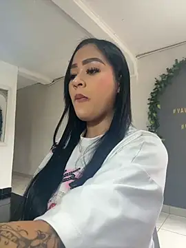 Snapshot of Luisa_Fernandaa chatting on October 16, 2025, 4:15 pm Luisa Fernandaa online show from October 16, 2025, 4:15 pm