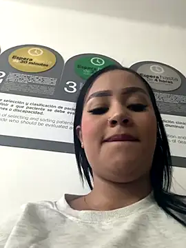 Snapshot of Luisa_Fernandaa chatting on September 24, 2025, 1:13 am Luisa Fernandaa online show from September 24, 2025, 1:13 am