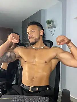 ARON TAYLER01 online show from March 9, 2025, 12:53 pm