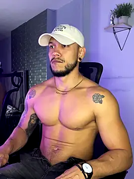 ARON TAYLER01 online show from September 25, 2025, 10:32 am