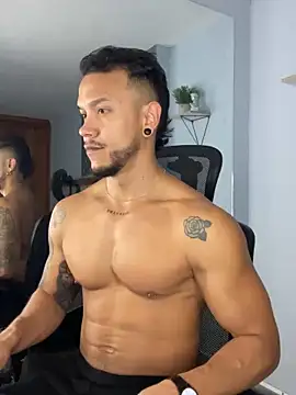 ARON TAYLER01 online show from March 4, 2025, 12:33 pm