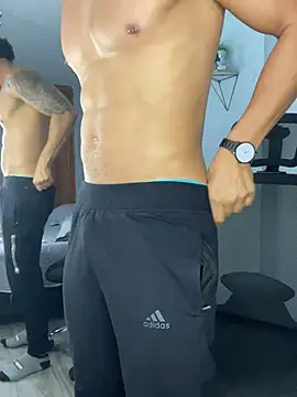 ARON TAYLER01 online show from March 4, 2025, 3:37 pm